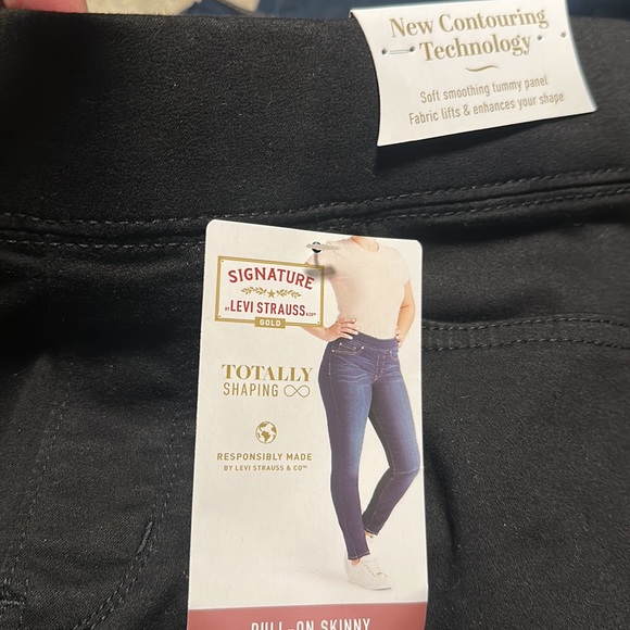 SIGNATURE BY LEVI STRAUSS & CO GOLD PULL ON SKINNY JEANS - Picture 6 of 7